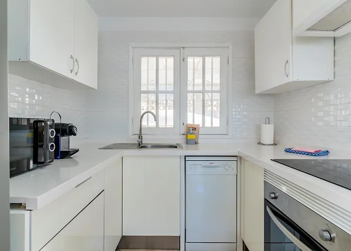 Near The Ocean With Private Pool And Garage *