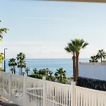 Bright With A Private Swimming Pool, Air Conditioning, Garden And Parking *
