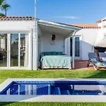 Bright With A Private Swimming Pool, Air Conditioning, Garden And Parking Casa vacanze San Miguel de Abona