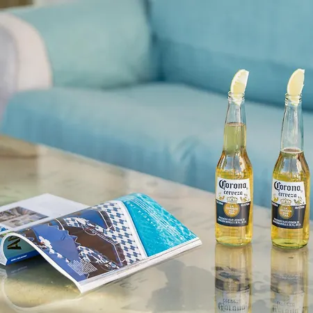 Bright With A Private Swimming Pool, Air Conditioning, Garden And Parking 펜션 *