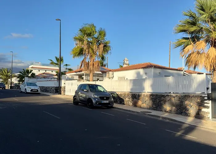 Bright Villa With A Private Swimming Pool, Air Conditioning, Garden And Parking San Miguel de Abona