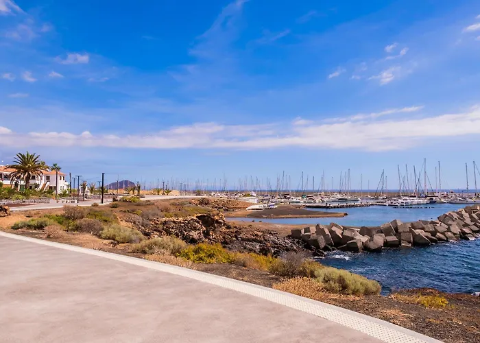Bright Villa With A Private Swimming Pool, Air Conditioning, Garden And Parking