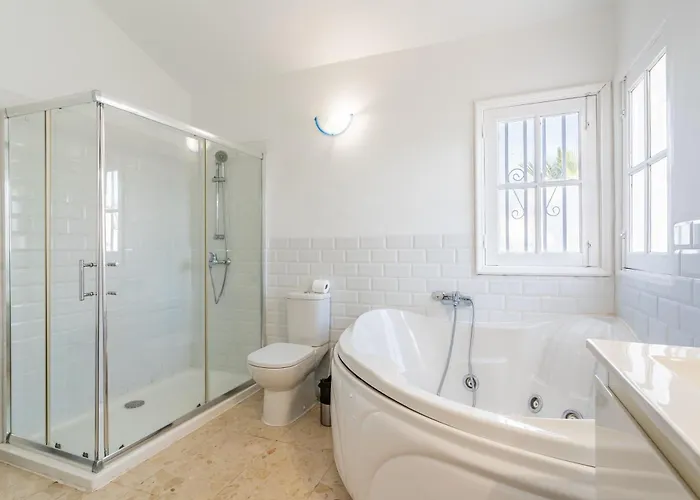 Дом отдыха Near The Ocean With Private Pool And Garage Сан Мигель