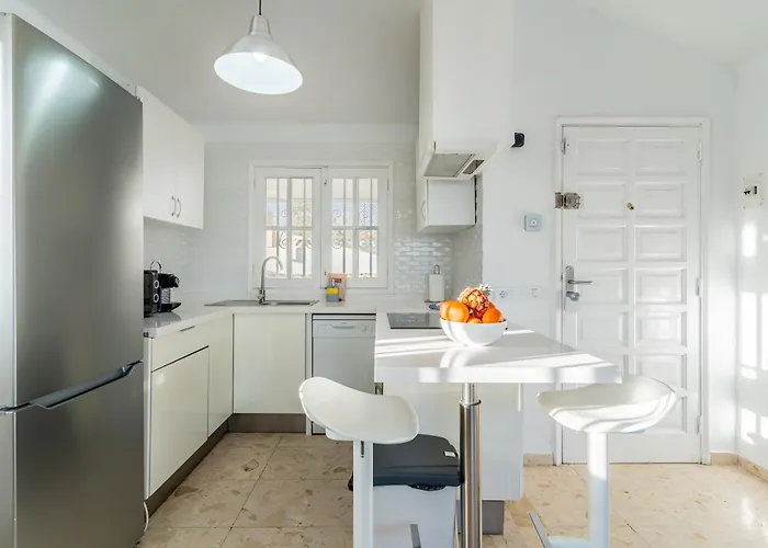 Дом отдыха Near The Ocean With Private Pool And Garage Сан Мигель