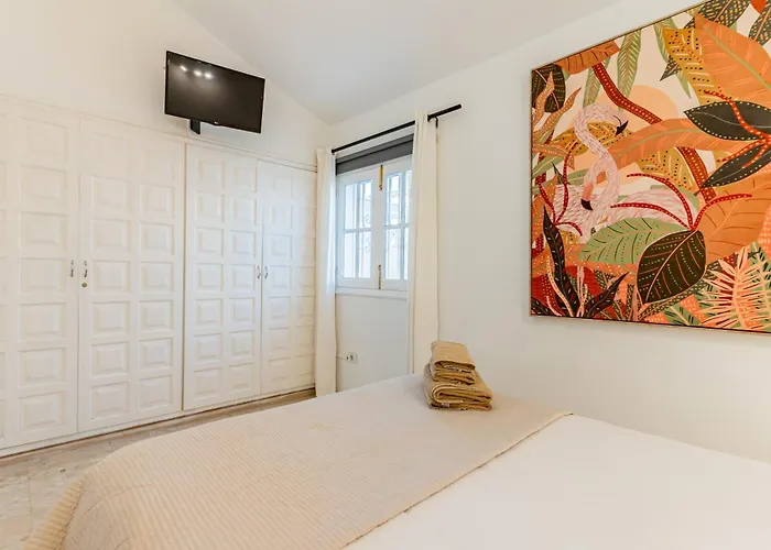 Bright Villa With A Private Swimming Pool, Air Conditioning, Garden And Parking *