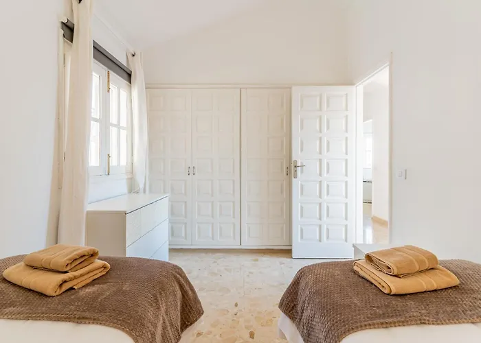 Bright Villa With A Private Swimming Pool, Air Conditioning, Garden And Parking San Miguel de Abona
