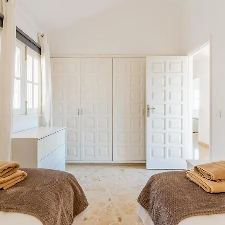 Bright With A Private Swimming Pool, Air Conditioning, Garden And Parking San Miguel de Abona