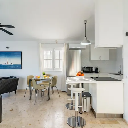 Bright With A Private Swimming Pool, Air Conditioning, Garden And Parking San Miguel de Abona