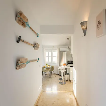 Casa de Férias Bright With A Private Swimming Pool, Air Conditioning, Garden And Parking